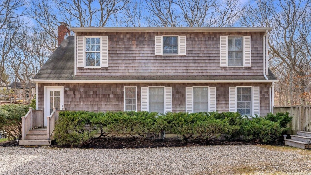 Amagansett North House | 3 Bedroom 3 Bath House on 2 private acres in Amagansett. Pool, Hot Tub, Firepit