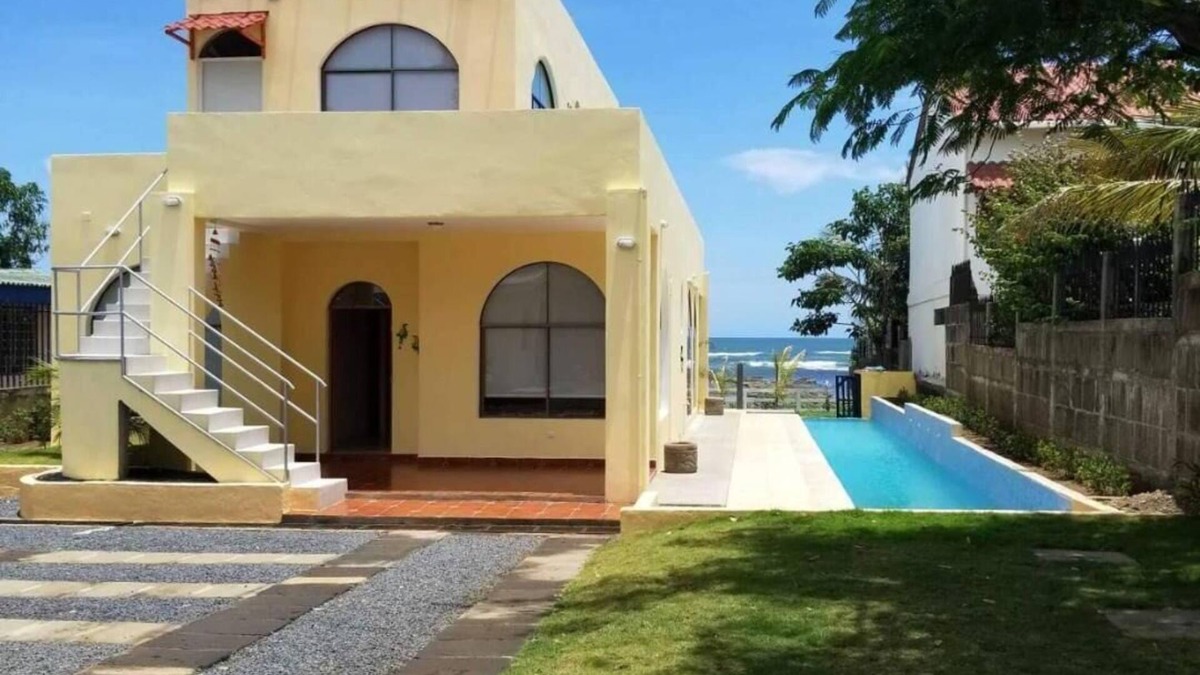 Masachapa House | 3 bedroom 3 bath Oceanfront beach house with 20 meter lap pool - Nicaragua