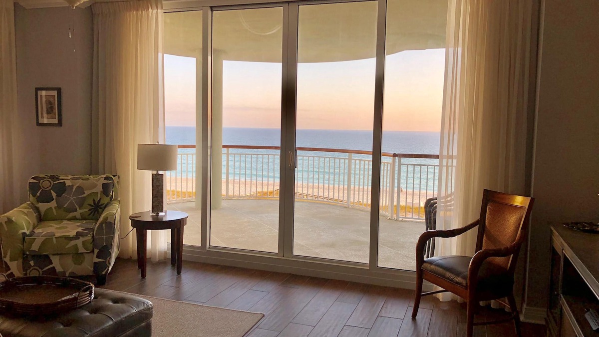 Navarre Beach Condo | 3 Bedroom/3 Bath with Panoramic Beachfront View!