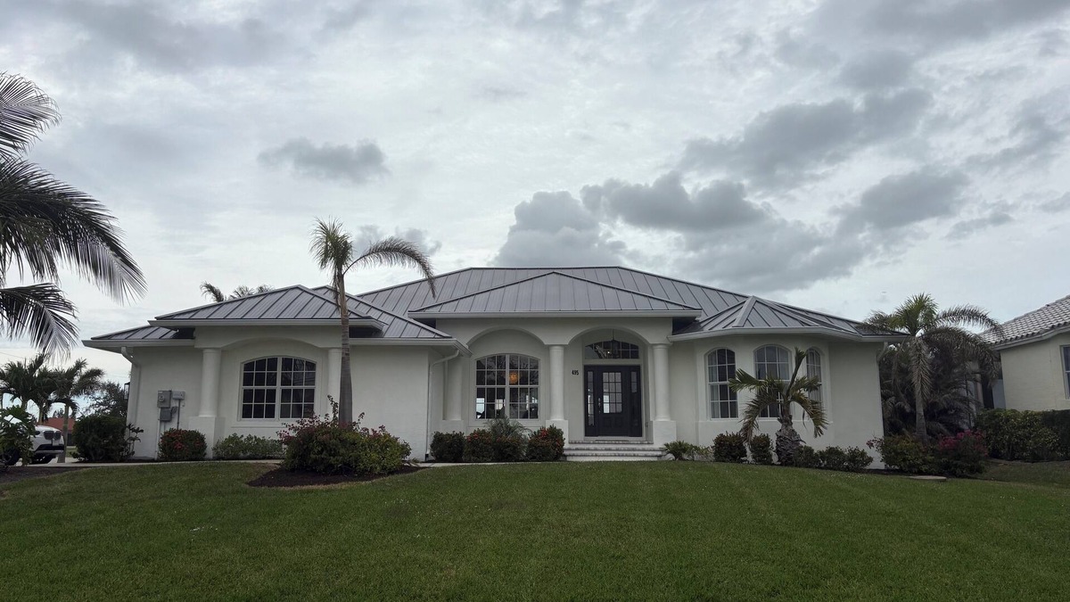 Cape Haze House | 3 bedroom 4 bathroom house , heated pool , close to market and dining .
