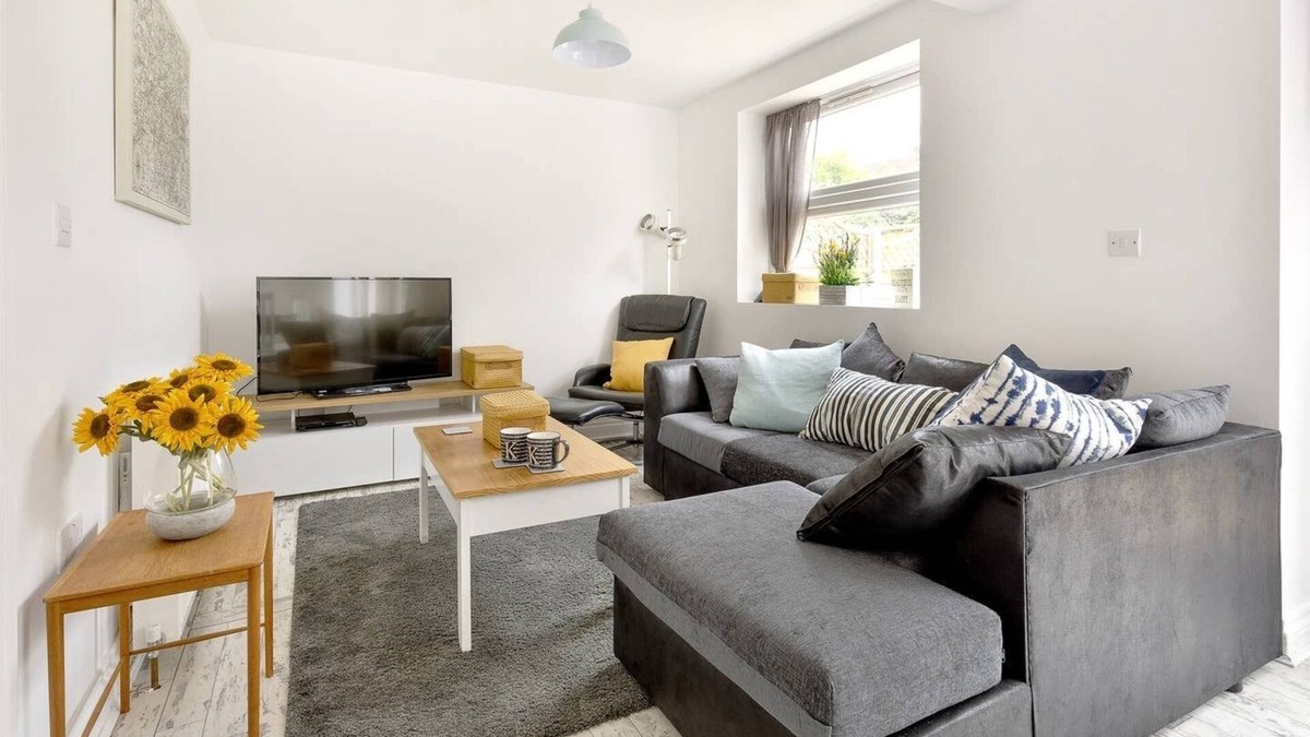 Hemel Hempstead House | 3 Bedroom 5 Bed House nr London in Hemel Hempstead