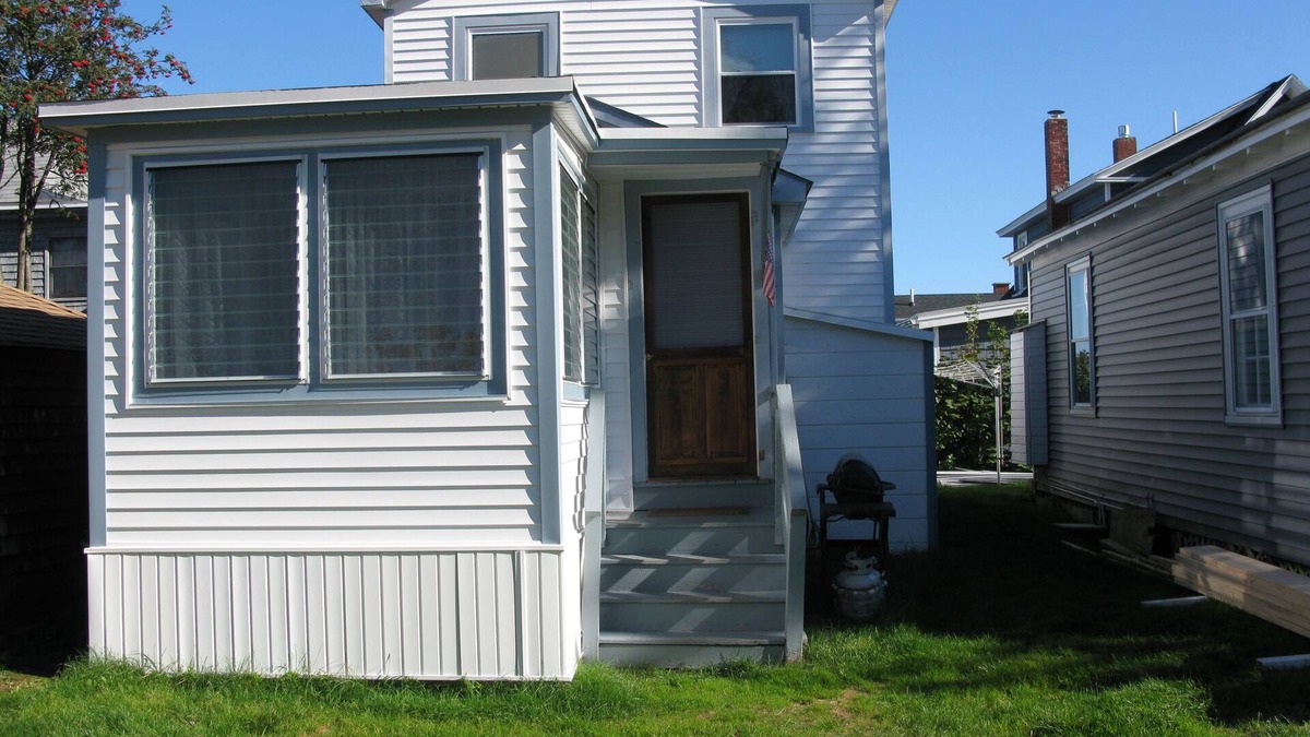 Ocean Park Cottage | 3 Bedroom A/C Cottage in the OCEAN PARK AREA, 75 yards from the OOB sandy beach!