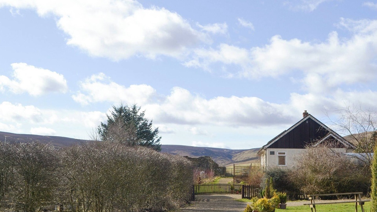Newcastle-upon-Tyne Cottage | 3 bedroom accommodation in Bryness, near Otterburn