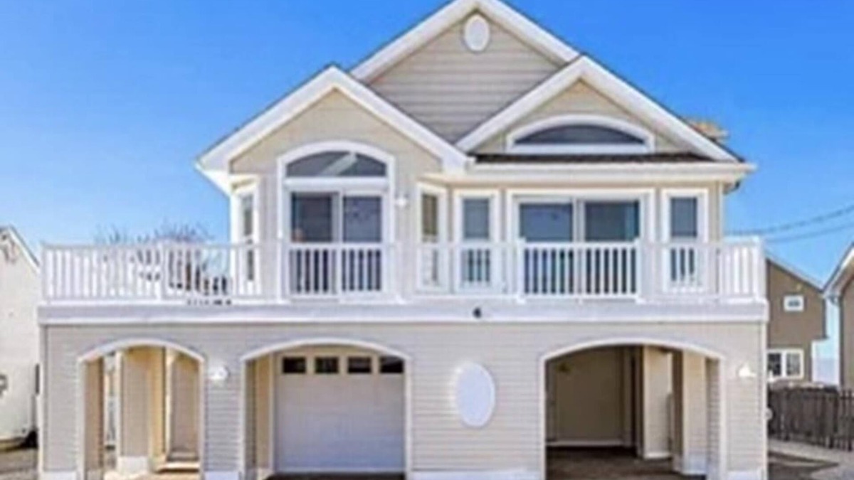 Beach Haven Gardens House | 3 bedroom accommodation in Beach Haven Gardens