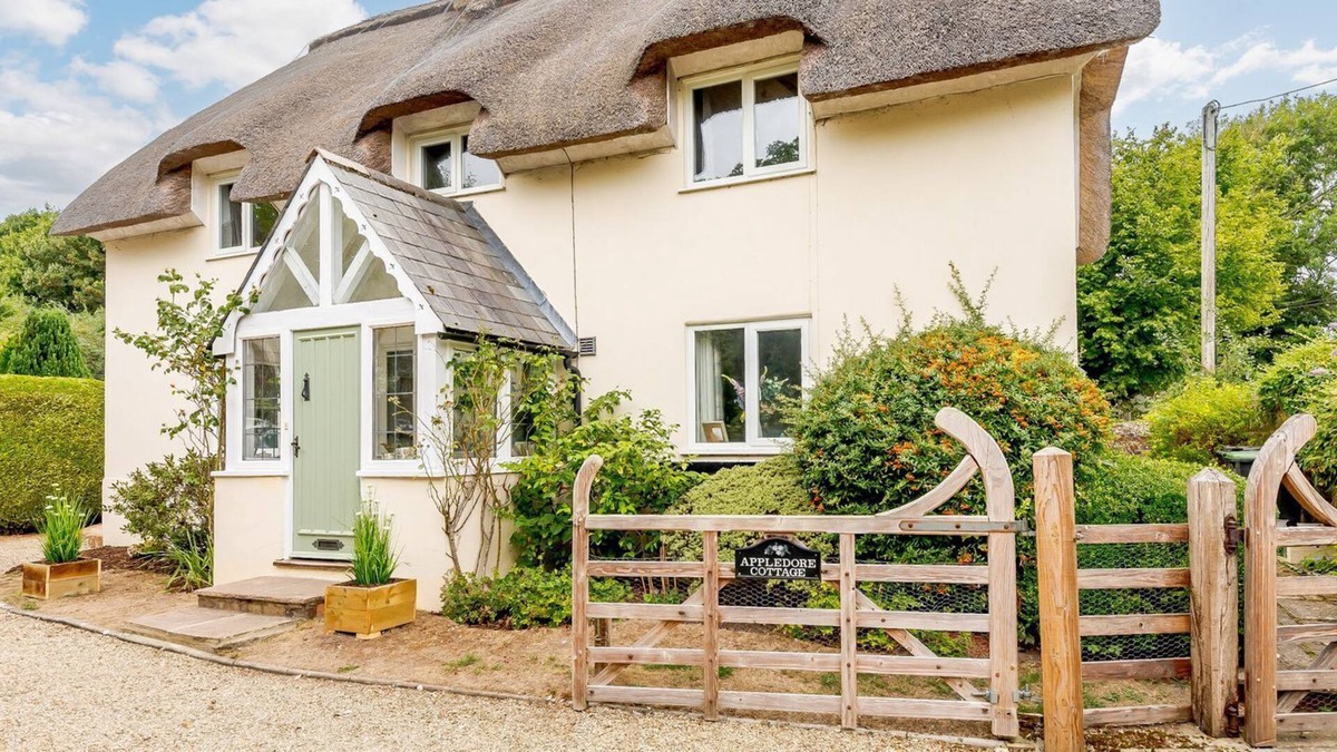 East Woodyates Cottage | 3 bedroom accommodation in Blandford Forum
