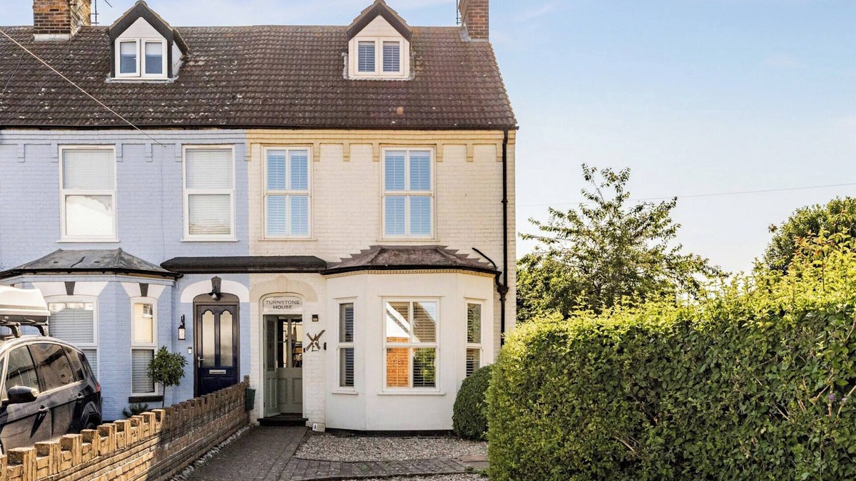 Gorleston-on-Sea Cottage | 3 bedroom accommodation in Gorleston-on-Sea, near Great Yarmouth