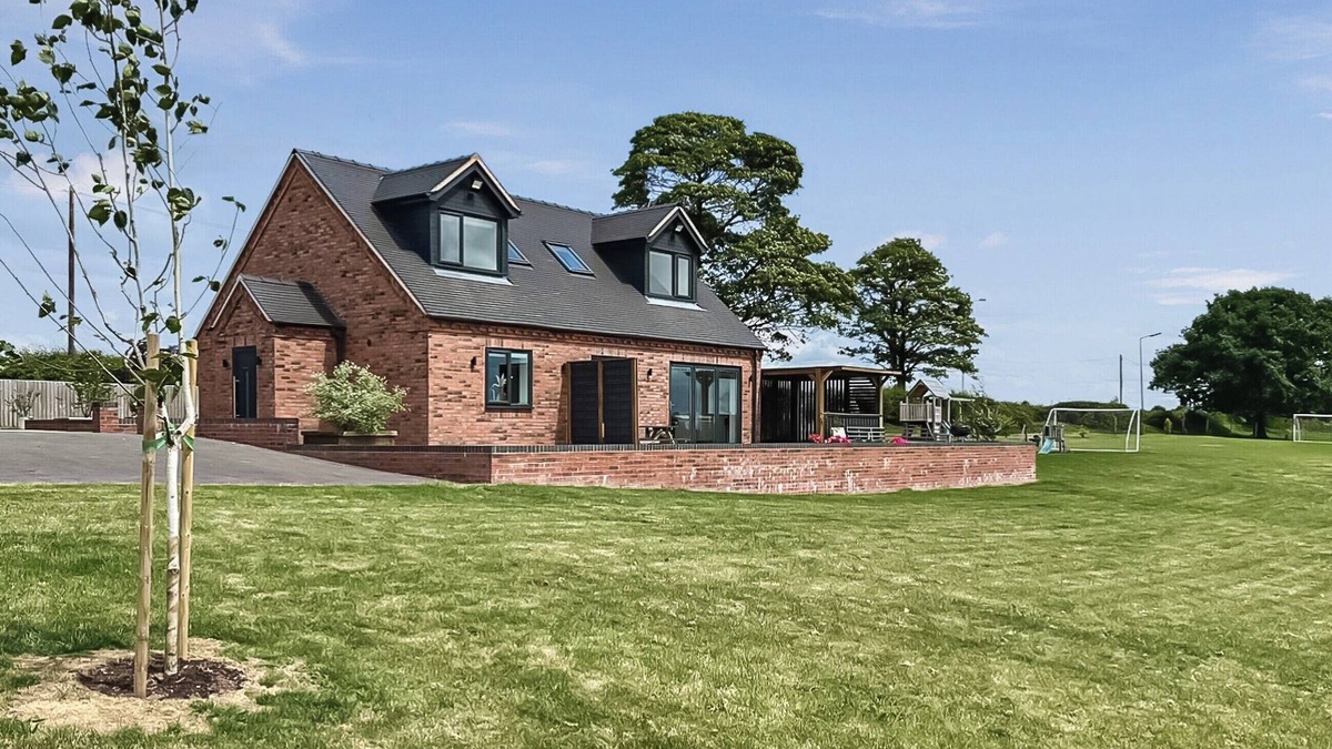 Dilhorne Cottage | 3 bedroom accommodation in Kingsley Moor, near Stoke-on-Trent