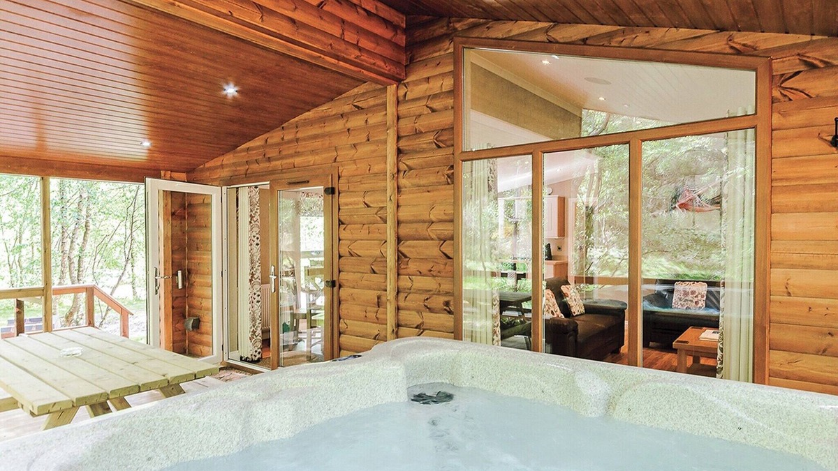 Freehay Ski Chalet | 3 bedroom accommodation in Freehay, Cheadle