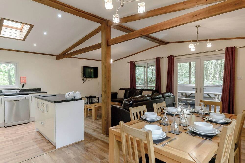 Freehay Ski Chalet | 3 bedroom accommodation in Freehay, Cheadle