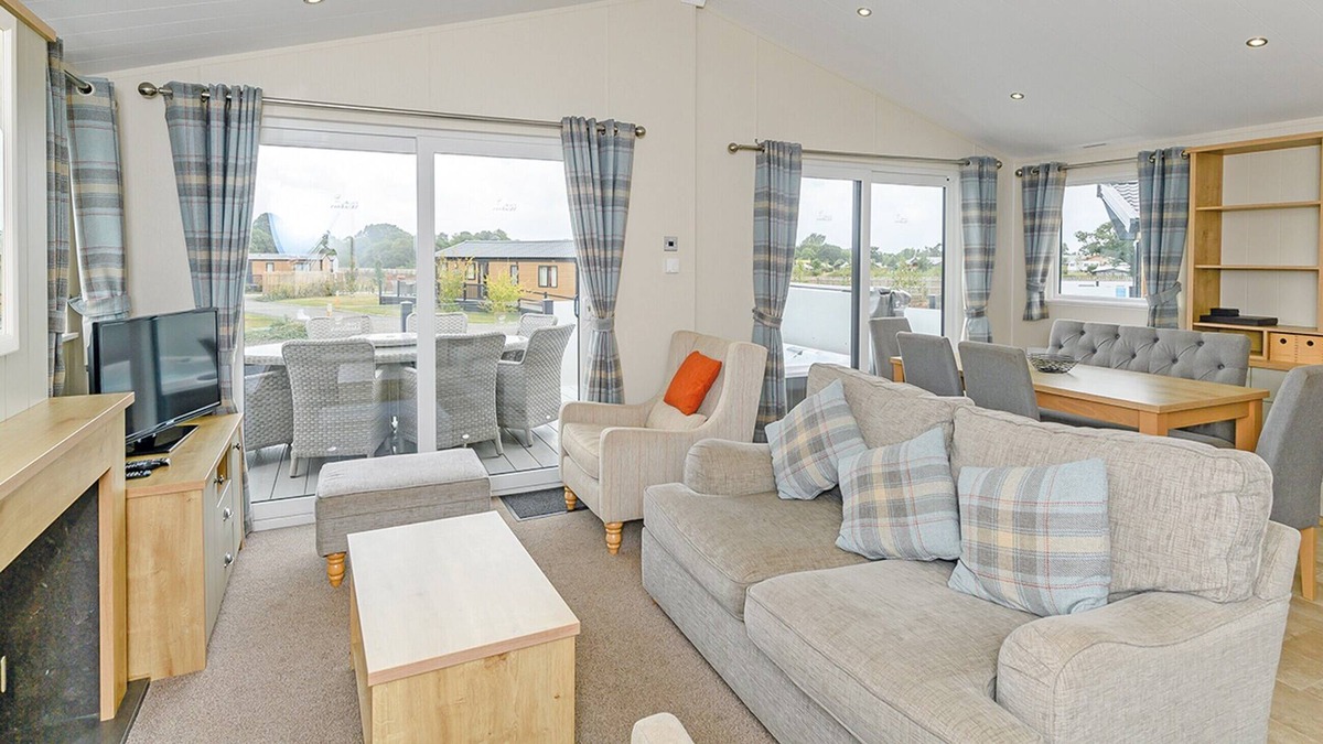 Clyst St Mary Cabin | 3 bedroom accommodation in Clyst St Mary, Nr Exeter