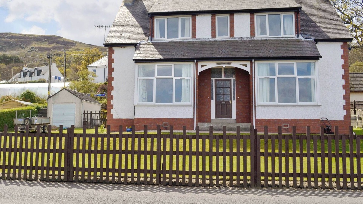 Lochranza Cottage | 3 bedroom accommodation in Lochranza, Isle of Arran