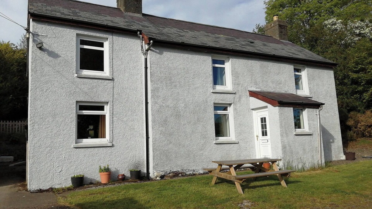 Tregaron Cottage | 3 bedroom accommodation in near Tregaron