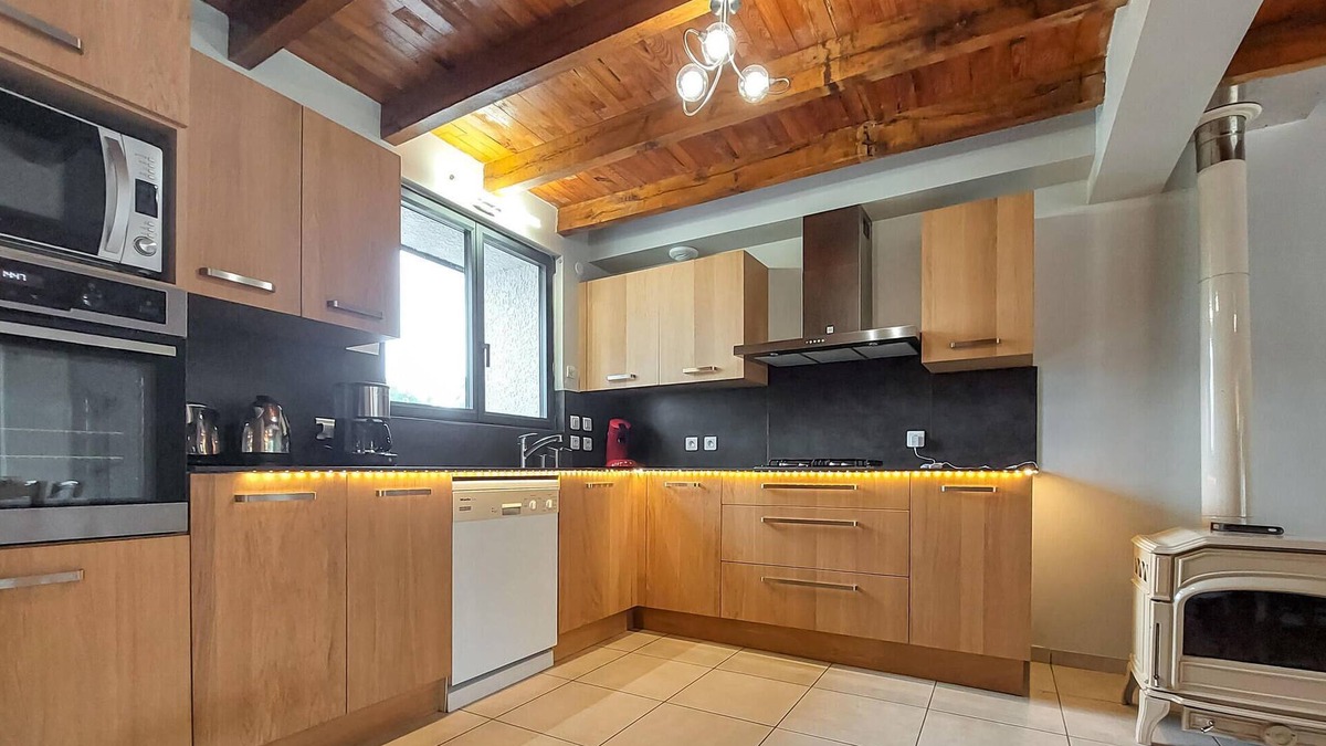 Saint-Hostien House | 3 bedroom accommodation in Saint-Hostien