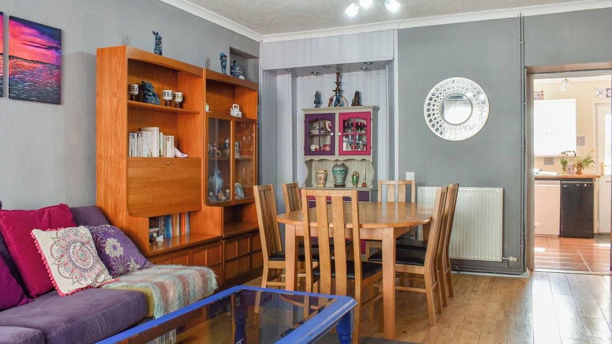 Neath Cottage | 3 bedroom accommodation in Banwen Neath