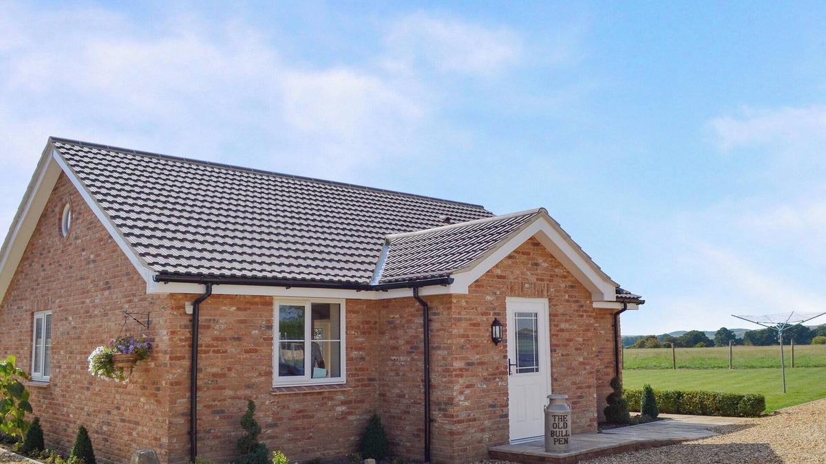 Chute Forest Cottage | 3 bedroom accommodation in Faberstown, near Andover