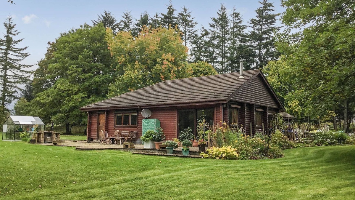 Blairgowrie Cottage | 3 bedroom accommodation in Enochdhu, near Pitlochy