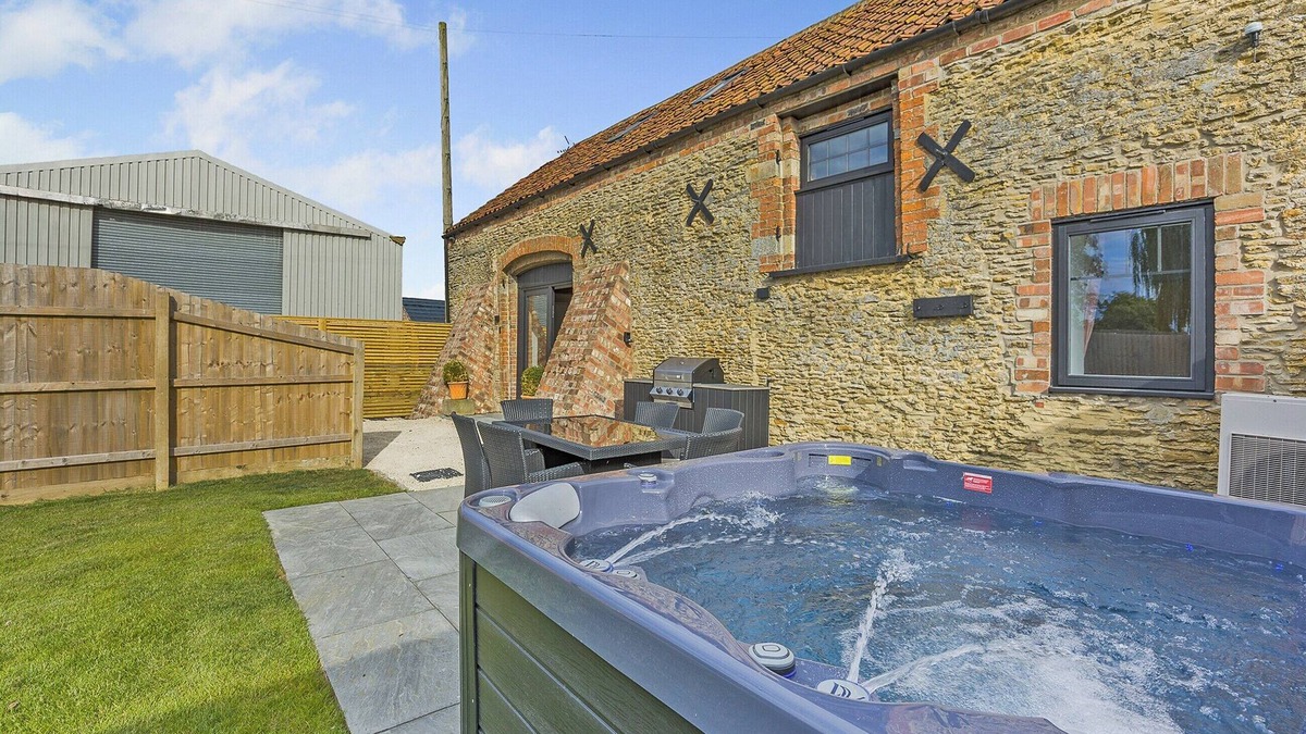 Glentham Cottage | 3 bedroom accommodation in East Firsby