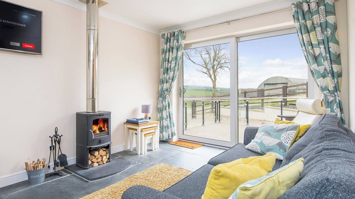 Llanfyrnach Cottage | 3 bedroom accommodation in Cilrhedyn, near Newcastle Emlyn