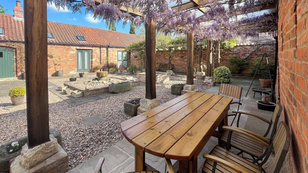 East Drayton Cottage | 3 bedroom accommodation in North Green