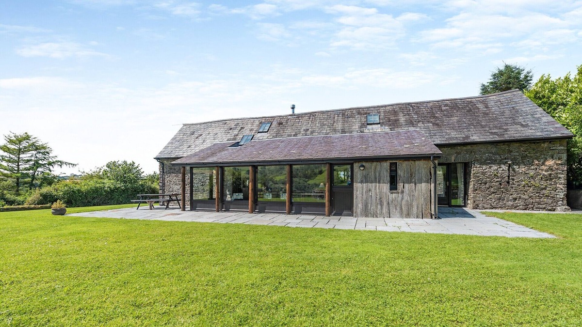 Pentrefelin Cottage | 3 bedroom accommodation in Trapp, near Llandeilo
