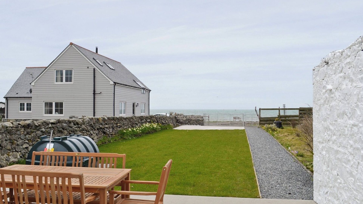 Port William Cottage | 3 bedroom accommodation in Port William