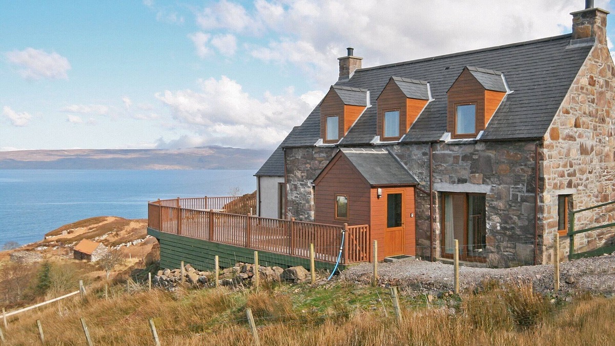 The Hebrides Cottage | 3 bedroom accommodation in Fearnmore, near Applecross