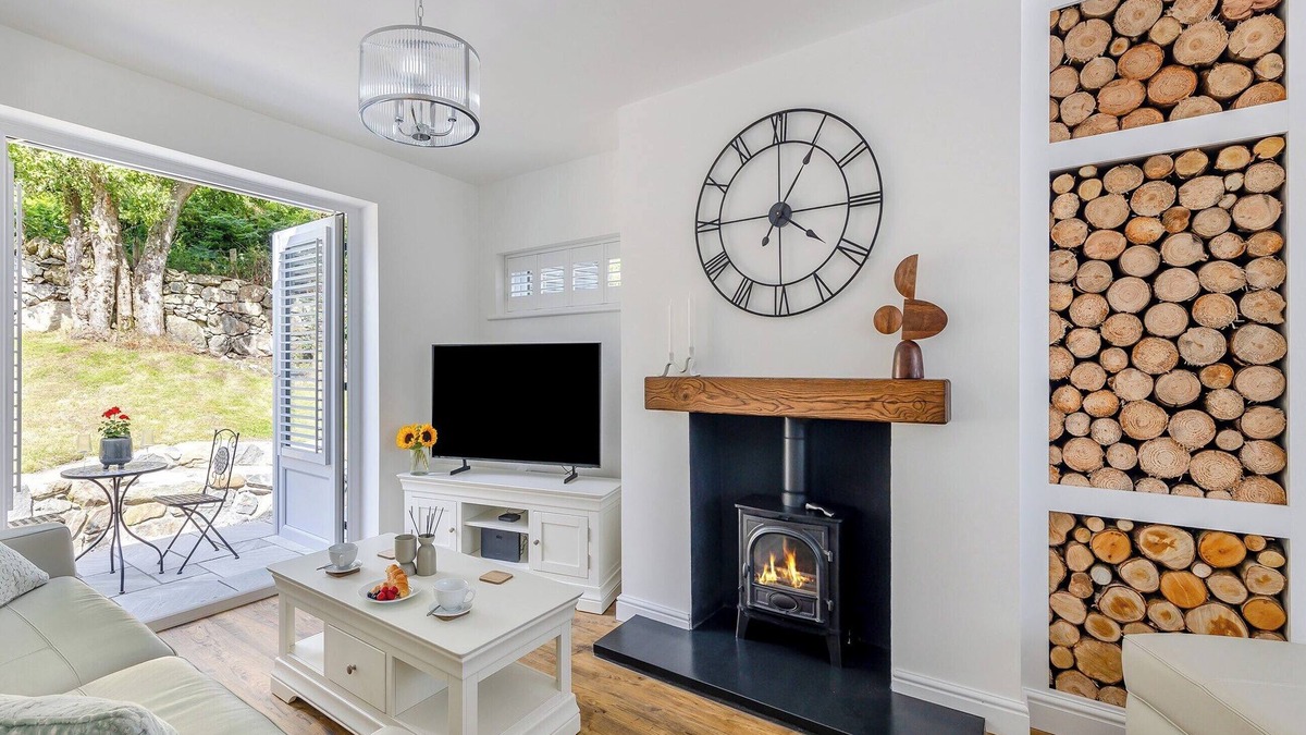 Brynrefail Cottage | 3 bedroom accommodation in Brynrefail, Nr Caernarfon