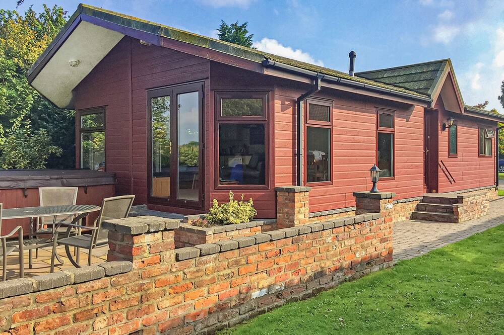 Scawton Ski Chalet | 3 bedroom accommodation in Easingwold