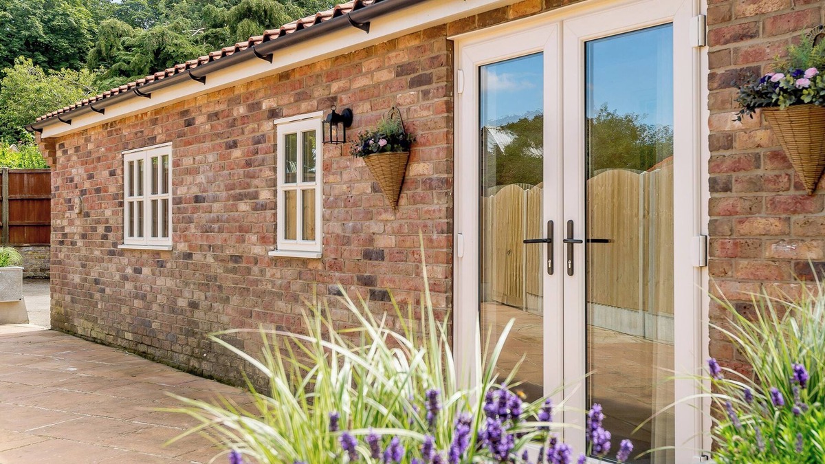 West Ashby Cottage | 3 bedroom accommodation in Fulletby, near Horncastle