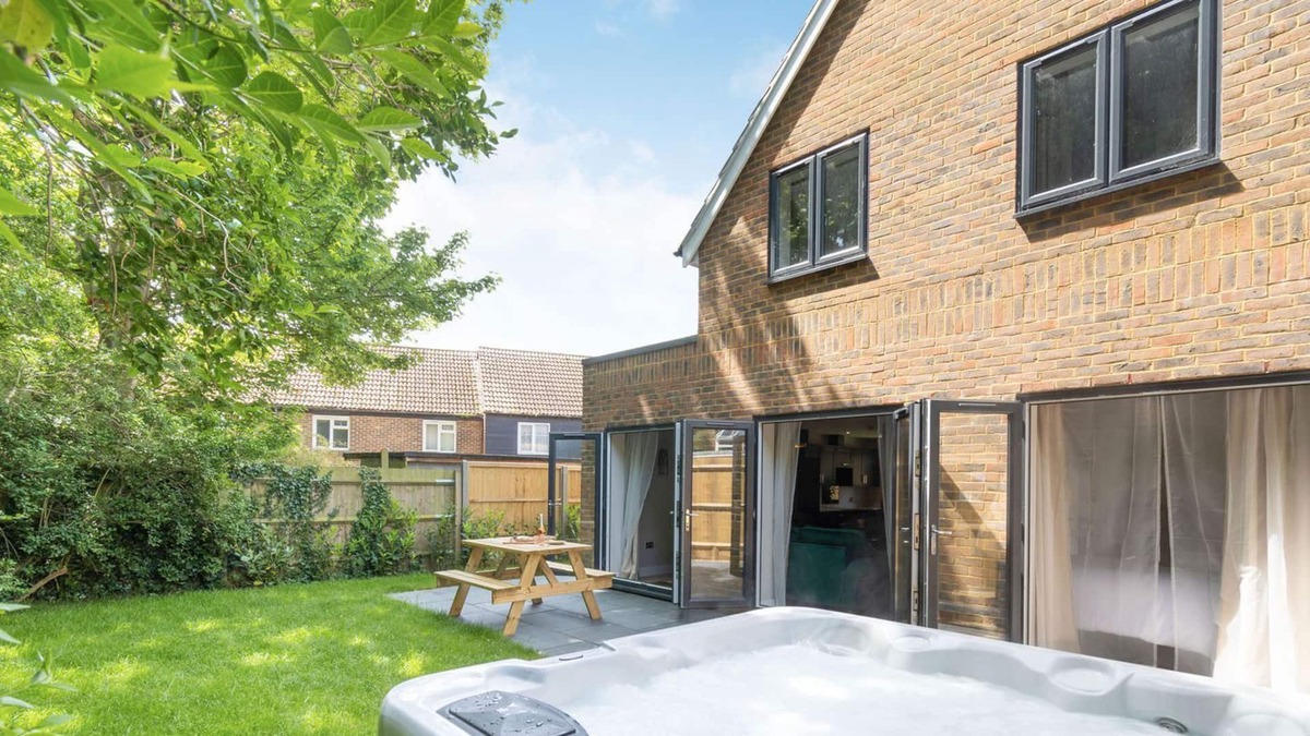 Peacehaven Cottage | 3 bedroom accommodation in Peacehaven