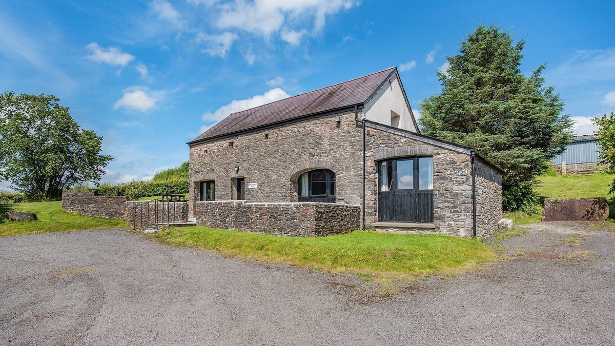 Pentrefelin Cottage | 3 bedroom accommodation in Trapp, near Llandeilo