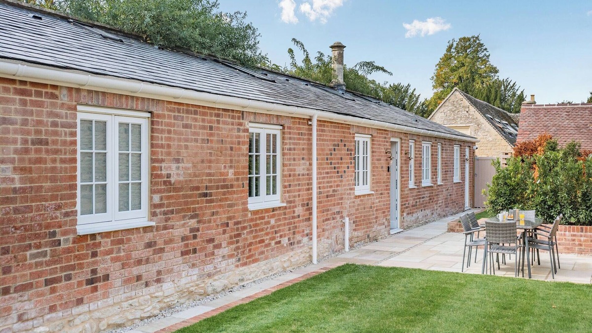 Quenington Cottage | 3 bedroom accommodation in Hatherop, near Cirencester