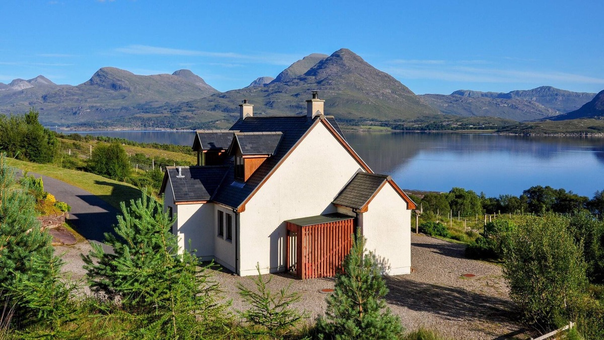 Alligin Cottage | 3 bedroom accommodation in Wester Alligin, near Torridon
