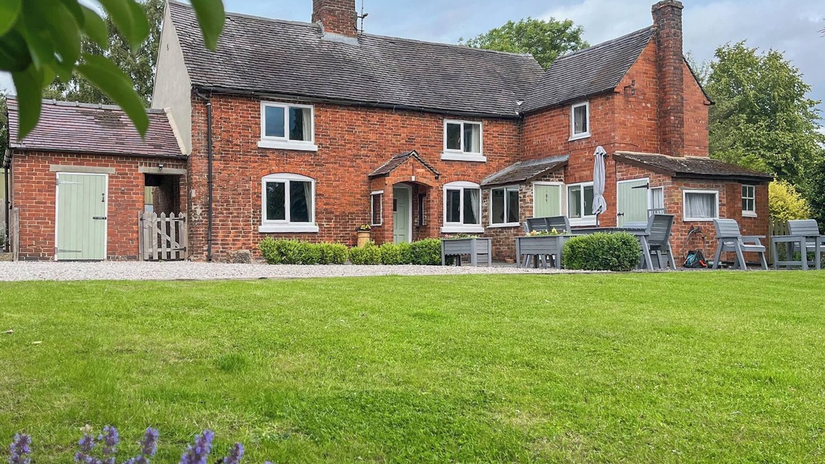 Ashbourne Cottage | 3 bedroom accommodation in Shirley, near Ashbourne