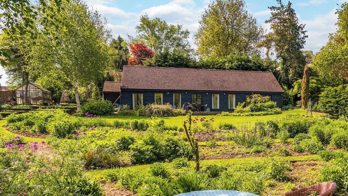 Cheltenham Cottage | 3 bedroom accommodation in Sevenhampton, near Cheltenham