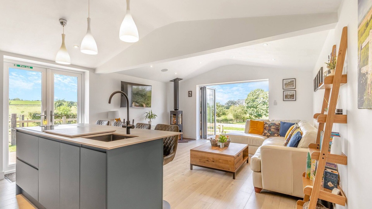Forsbrook Cottage | 3 bedroom accommodation in Wetley Rocks, near Leek
