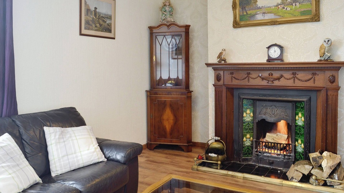 Kilkenzie Cottage | 3 bedroom accommodation in Uplawmoor, near Barrhead