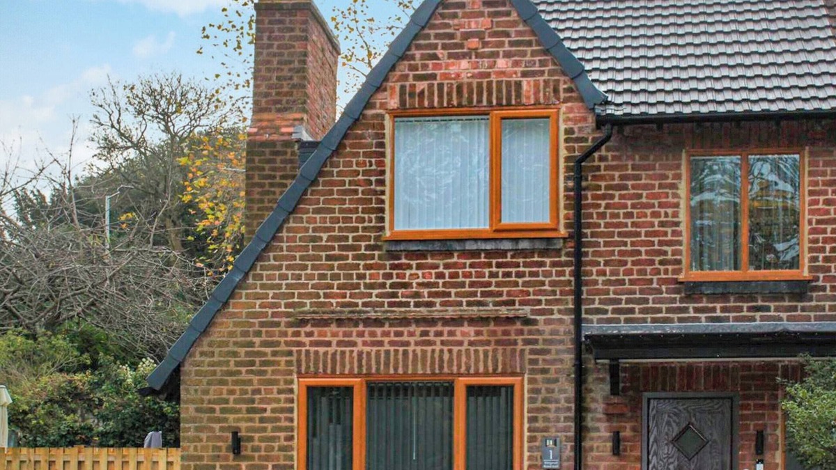 Wirral Cottage | 3 bedroom accommodation in Thingwall, near Wirral