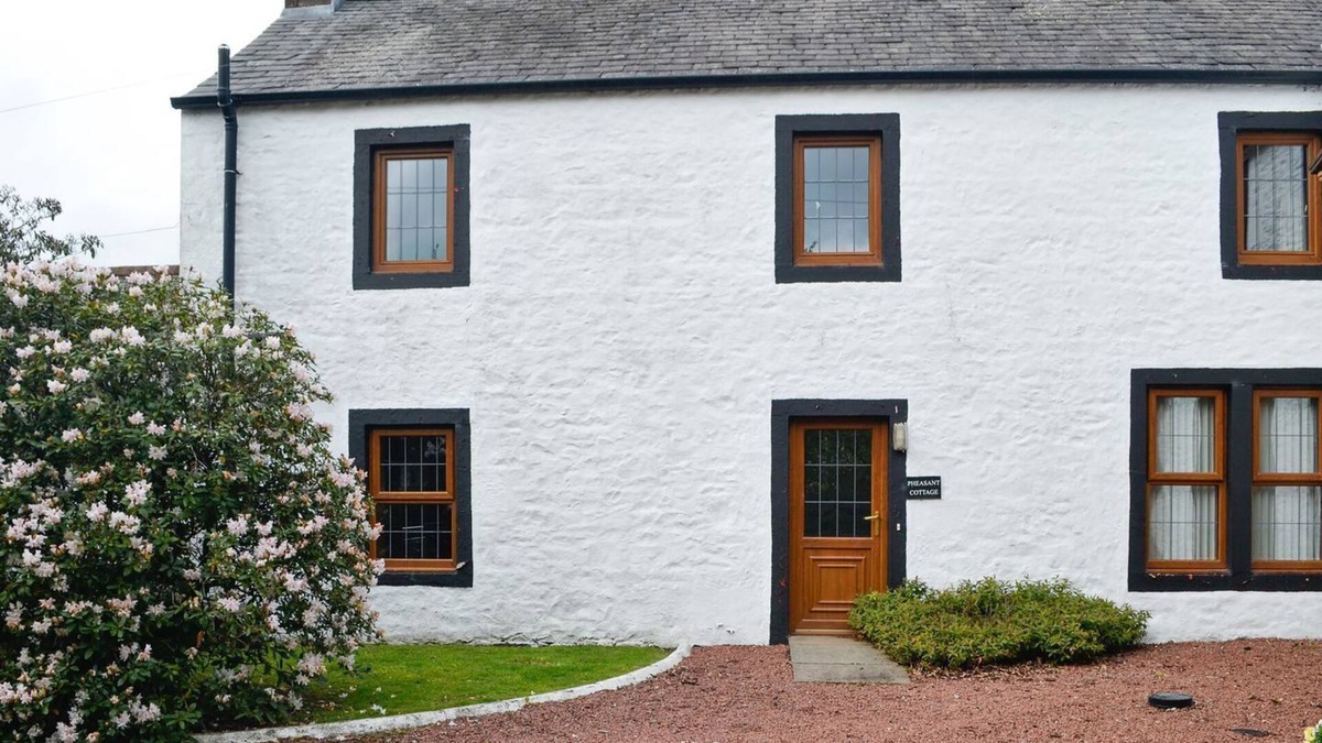 Lockerbie Cottage | 3 bedroom accommodation in Hangingshaw, near Lockerbie