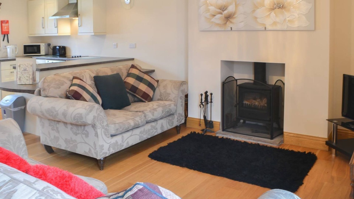 Lockerbie Cottage | 3 bedroom accommodation in Hangingshaw, near Lockerbie