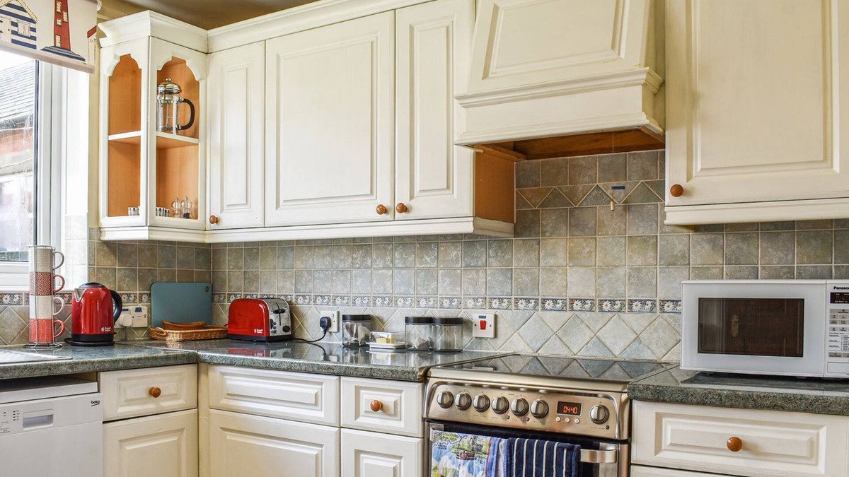 Shrewton Cottage | 3 bedroom accommodation in Shrewton, near Salisbury
