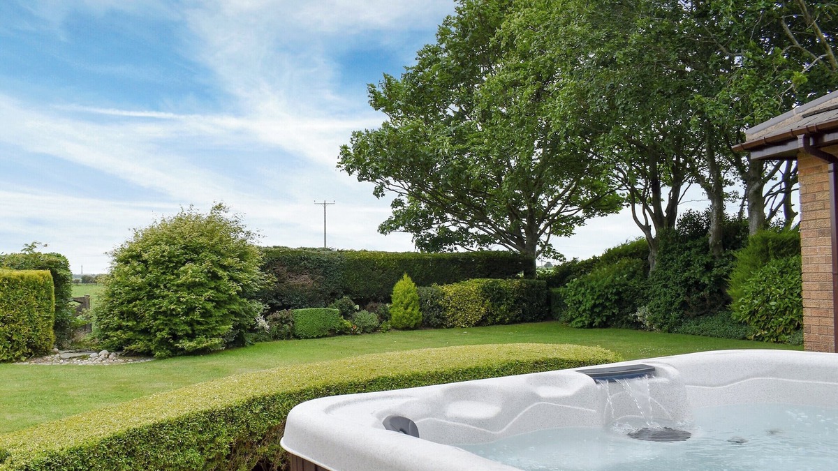 Poulton-le-Fylde Cottage | 3 bedroom accommodation in Singleton