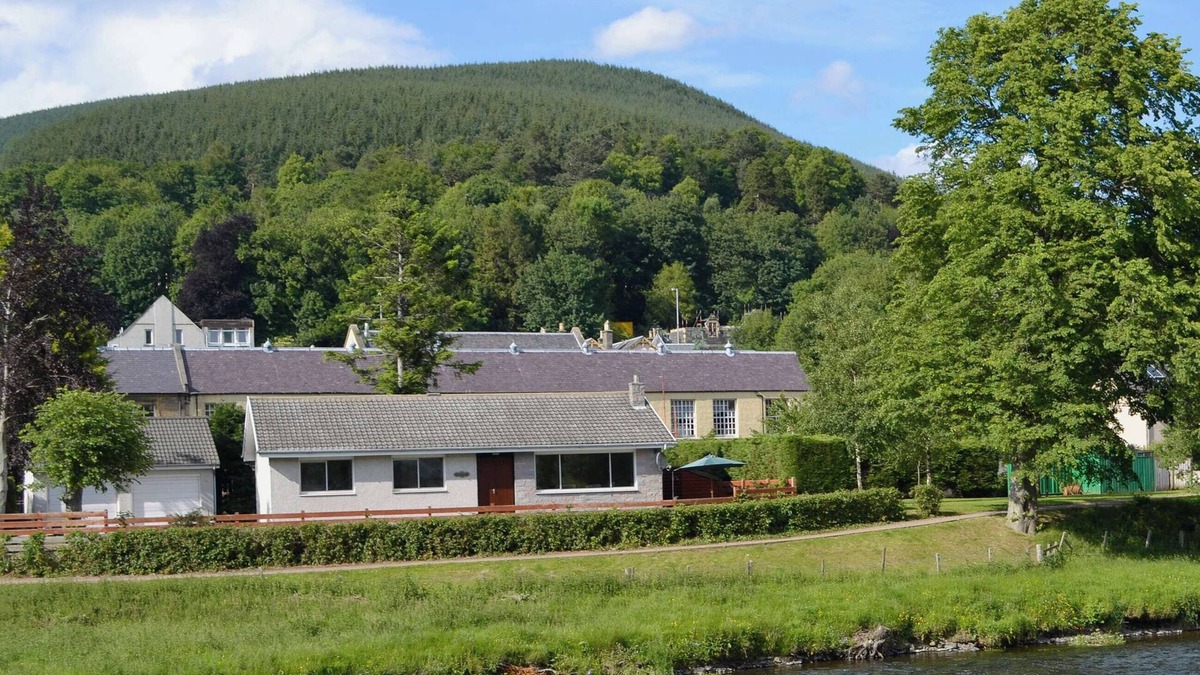 Walkerburn Cottage | 3 bedroom accommodation in Walkerburn