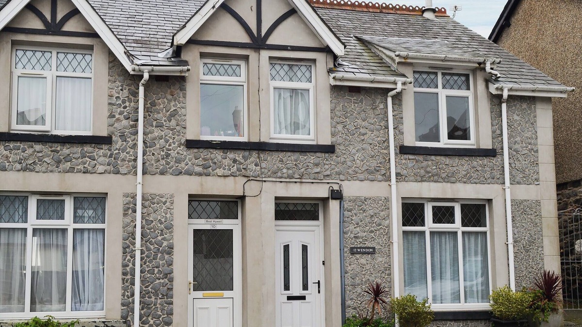 Criccieth Cottage | 3 bedroom accommodation in Criccieth, near Porthmadog