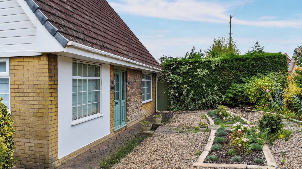 Sherwood Forest Cottage | 3 bedroom accommodation in Edwinstowe