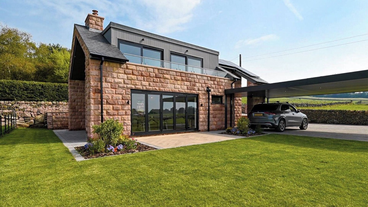 Tunstall Cottage | 3 bedroom accommodation in Biddulph, near Stoke-on-Trent