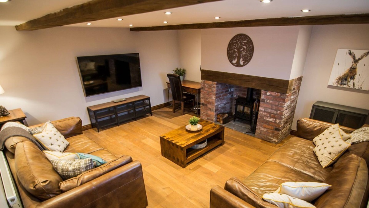 Amerton Cabin | 3 bedroom accommodation in Enson, near Stafford