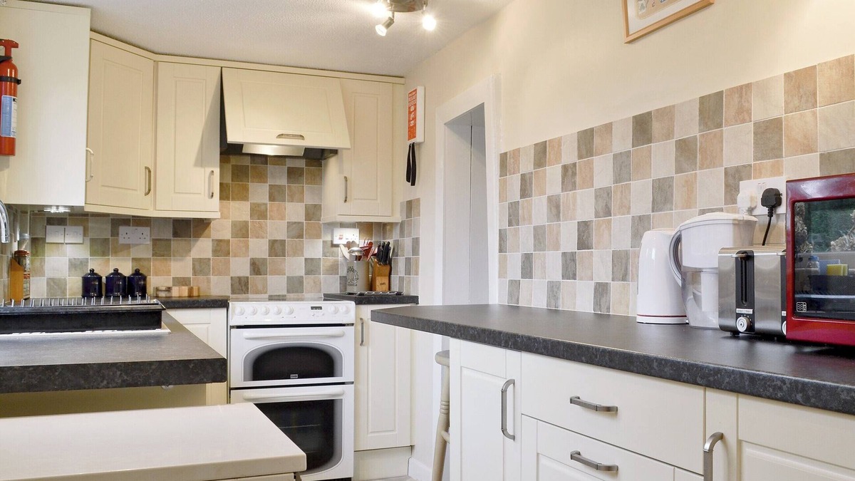 Sculthorpe Cottage | 3 bedroom accommodation in Sculthorpe, near Fakenham