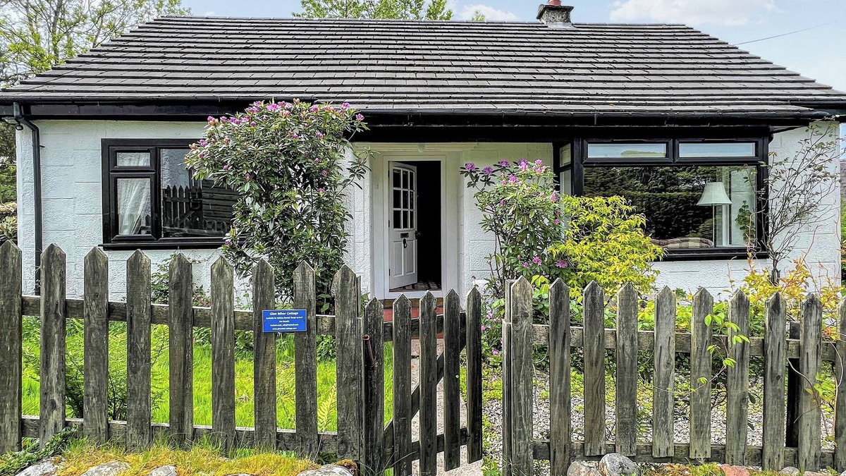 Glenelg Cottage | 3 bedroom accommodation in Glenelg