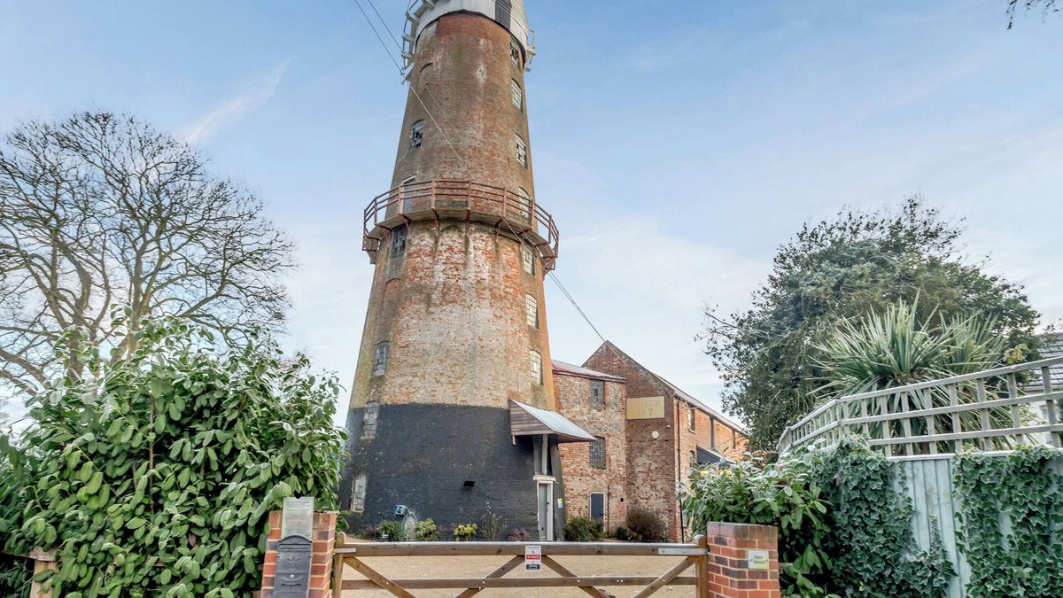 Irstead Cottage | 3 bedroom accommodation in Sutton, near Stalham
